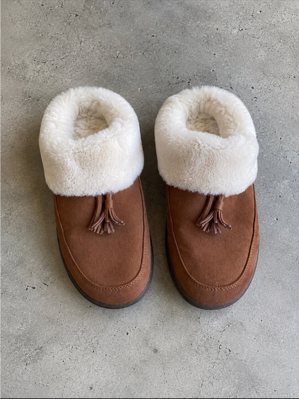 Vionic Perrin Slippers Woman 10 Suede Faux Fur Tassel Moccasin Cozy Comfort